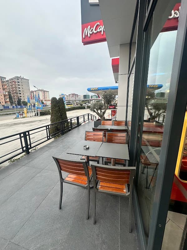 McDonald's Mimaroba E-5 - Büyükçekmece