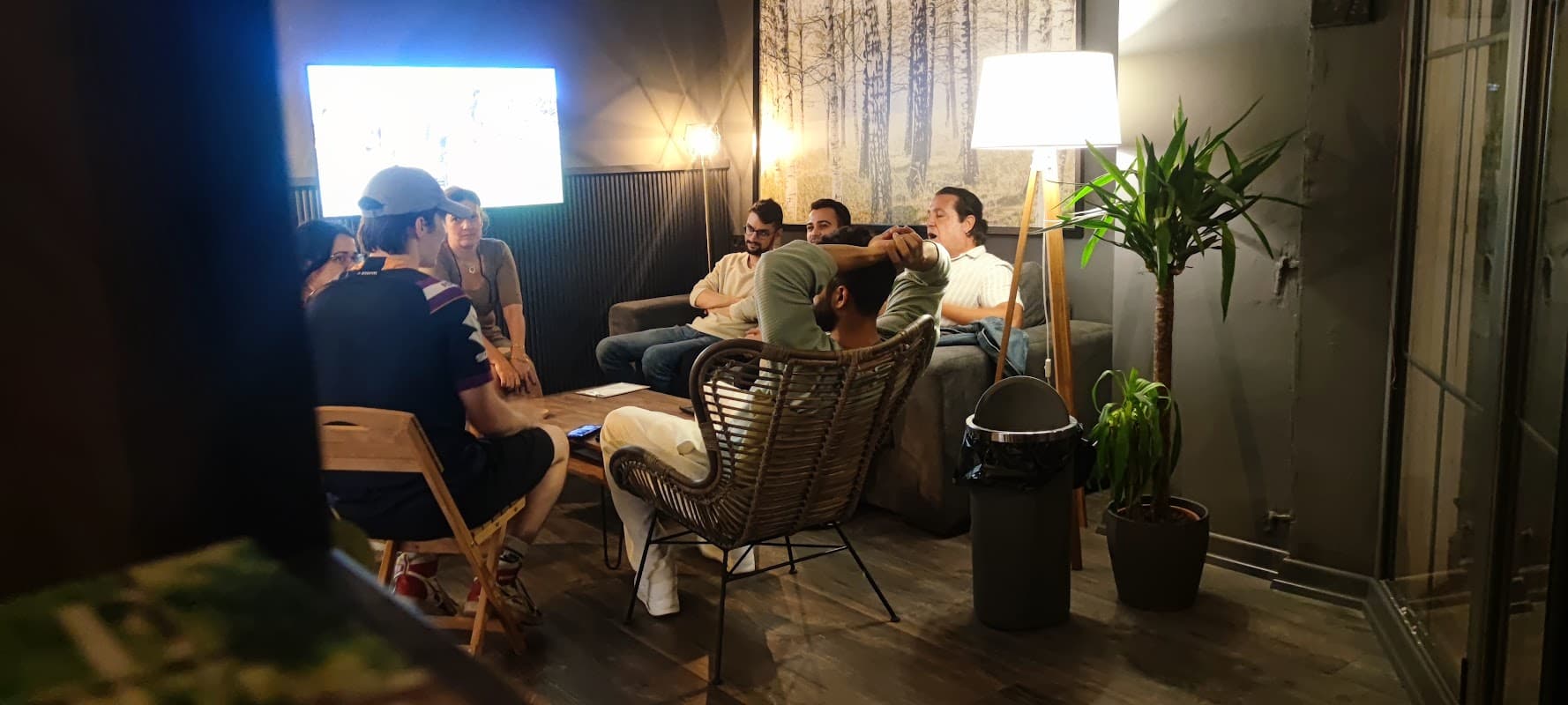 Home Cafe and Hub - Konak