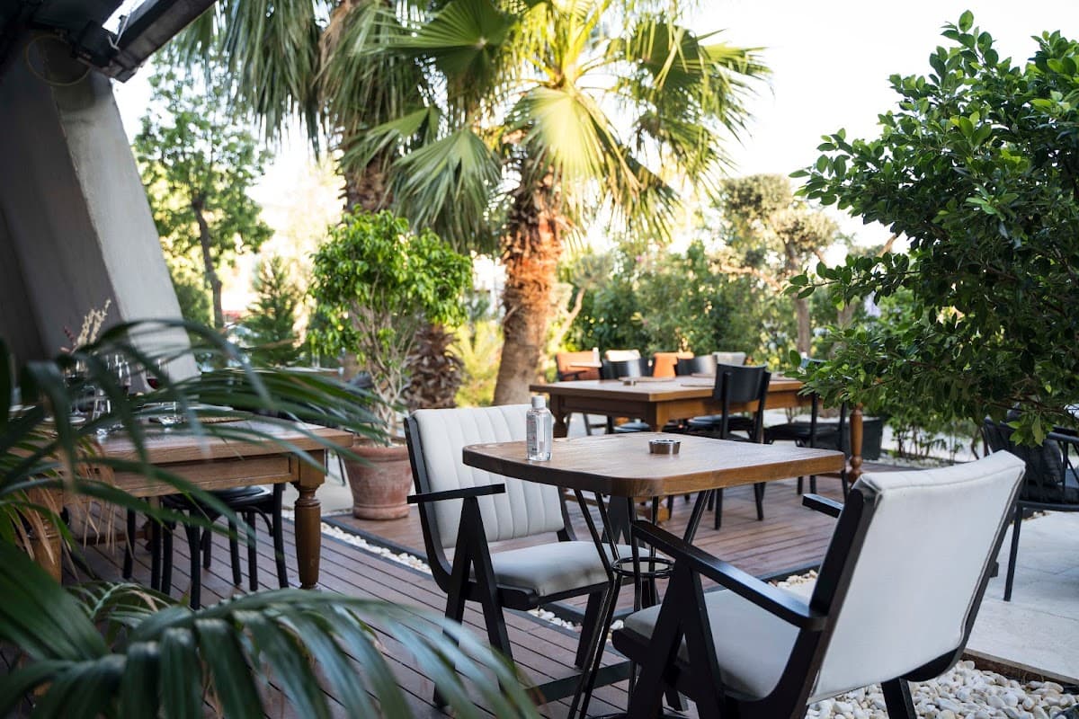 Kuntra Wine Bar - Karşıyaka