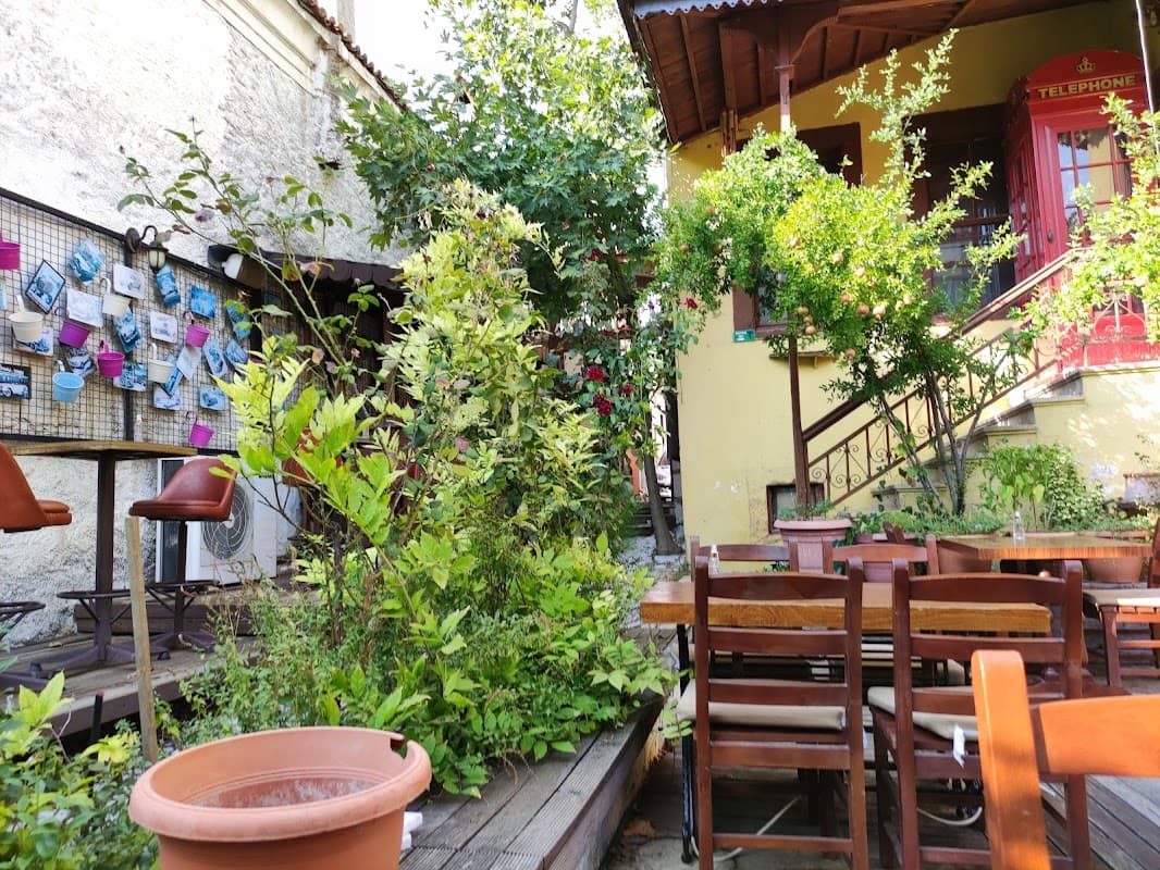 Pub Uç Avlu - Bar