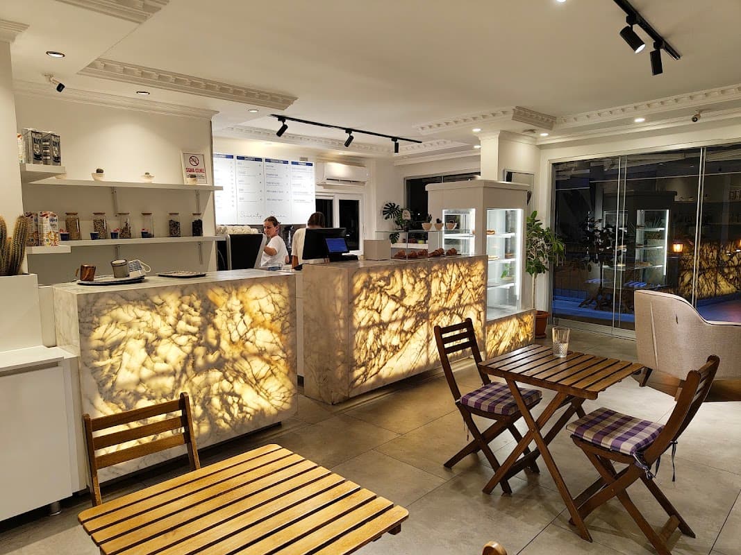 Seventy Seven Coffee & Bakery - Alanya