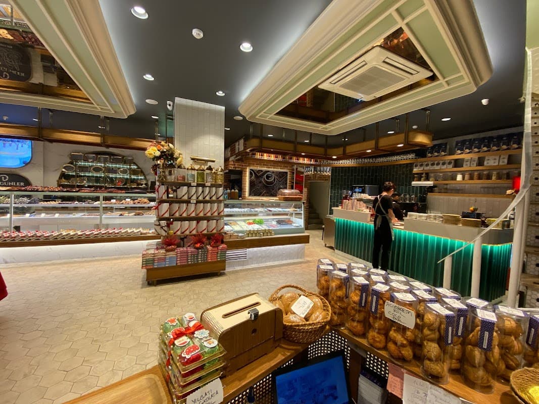 Düzgünler Pasta ve Cafe 4.Levent-Sultan Selim Mah Şubesi - Kağıthane